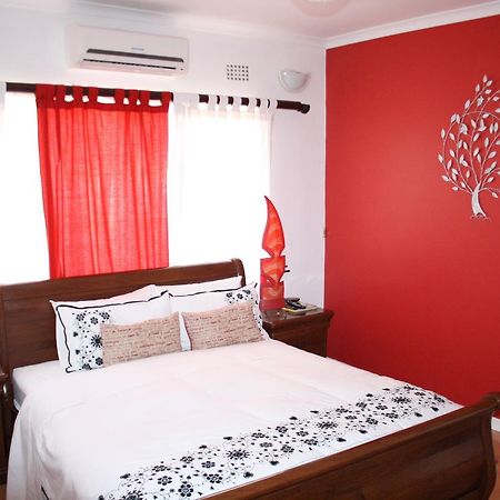 Sunflower Court Bed And Breakfast Gaborone Bagian luar foto