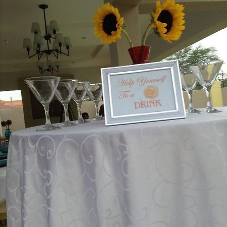 Sunflower Court Bed And Breakfast Gaborone Bagian luar foto