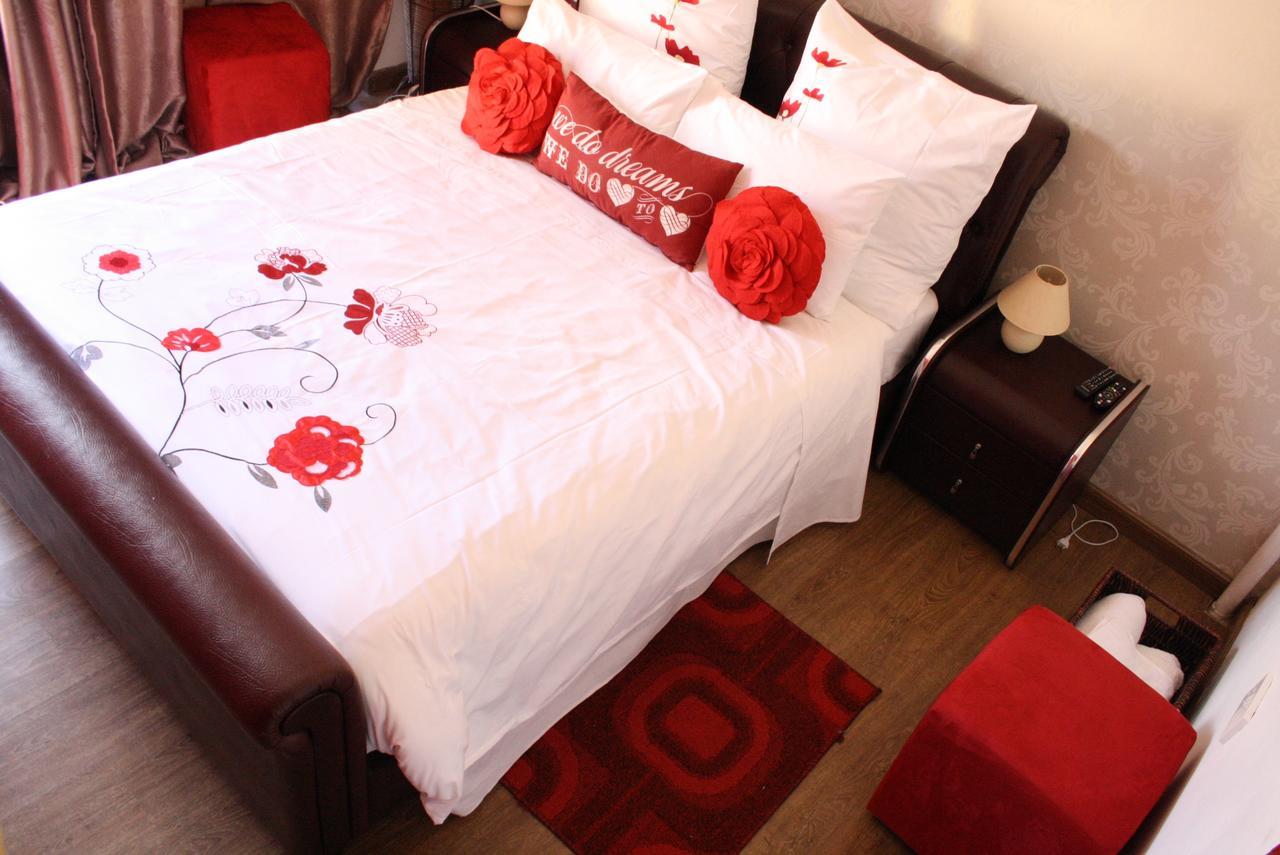 Sunflower Court Bed And Breakfast Gaborone Bagian luar foto